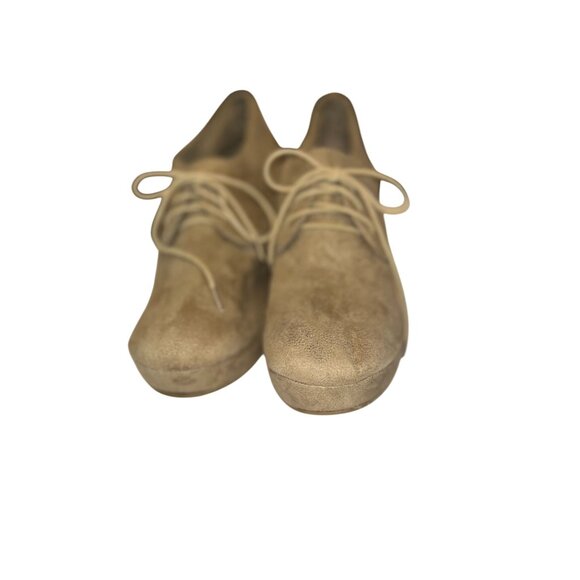 Kirra Faux Suede Vintage Lace Up Wedge in Beige Size 7 - Picture 3 of 9